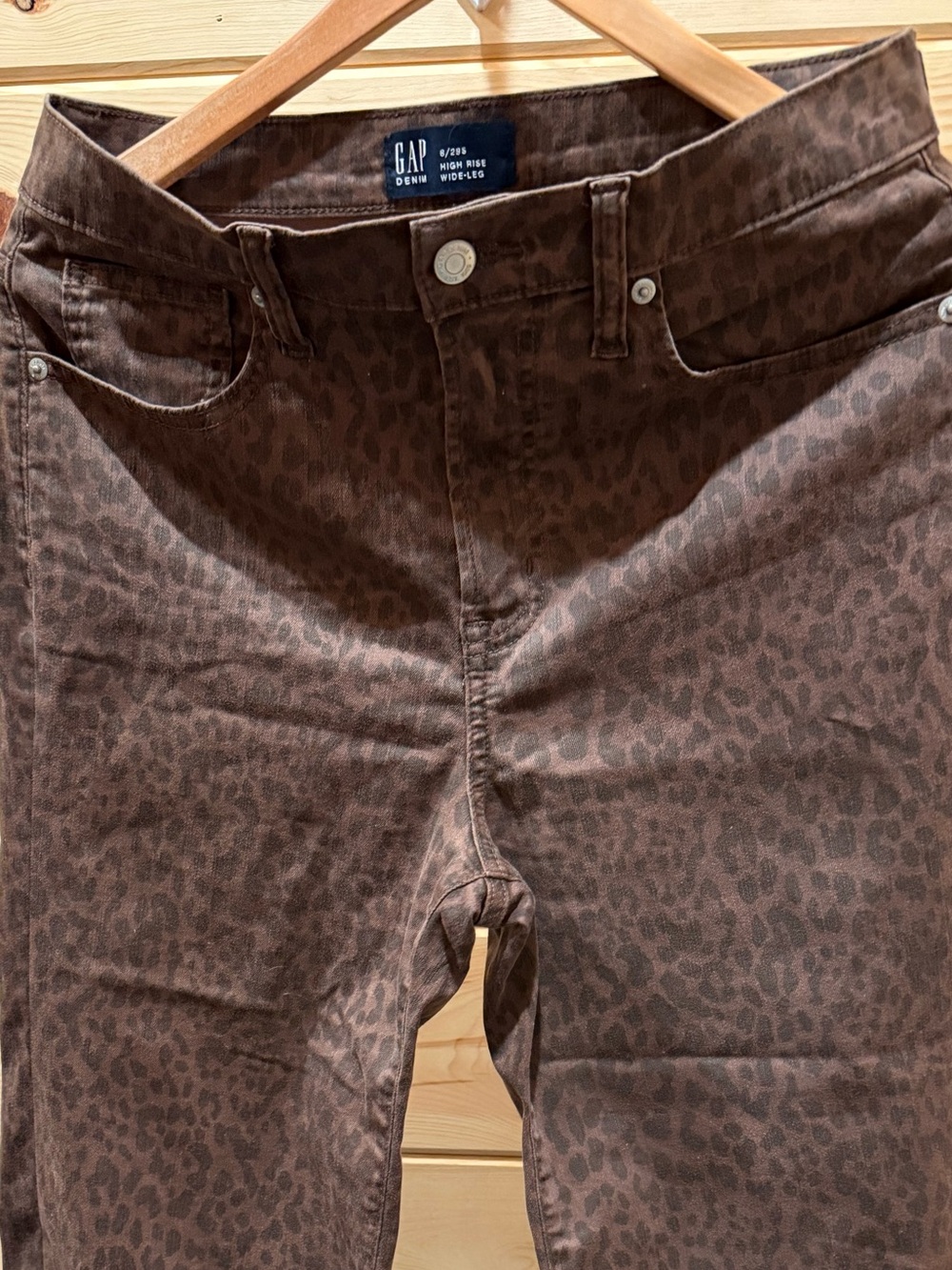 GAP Women’s Wide-Leg Brown Leopard-Print Jeans